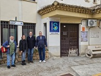 Un momento de la visita a Cañaveras del diputado regional Martín-Buro.