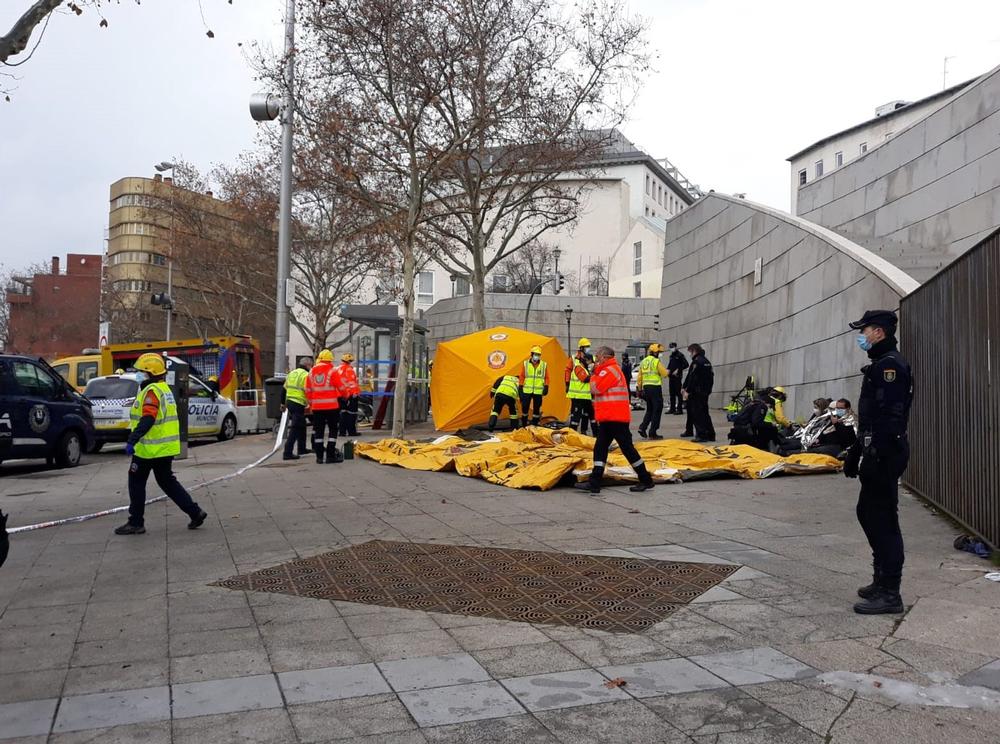 Explota parte de un edificio en el centro de Madrid  / NOELIA LÓPEZ