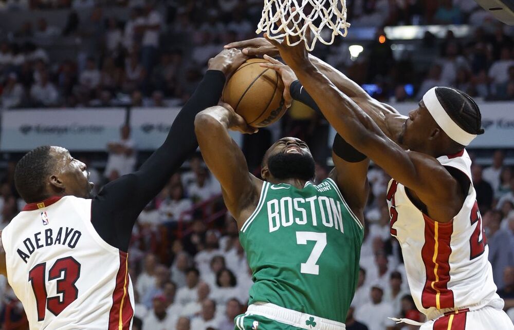 NBA Playoffs Eastern Conference Finals Boston Celtics at Miami Heat  / RHONA WISE