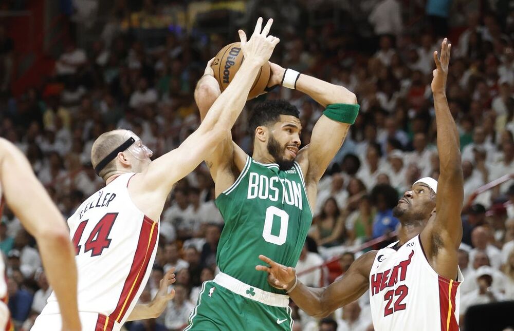 NBA Playoffs Eastern Conference Finals Boston Celtics at Miami Heat  / RHONA WISE