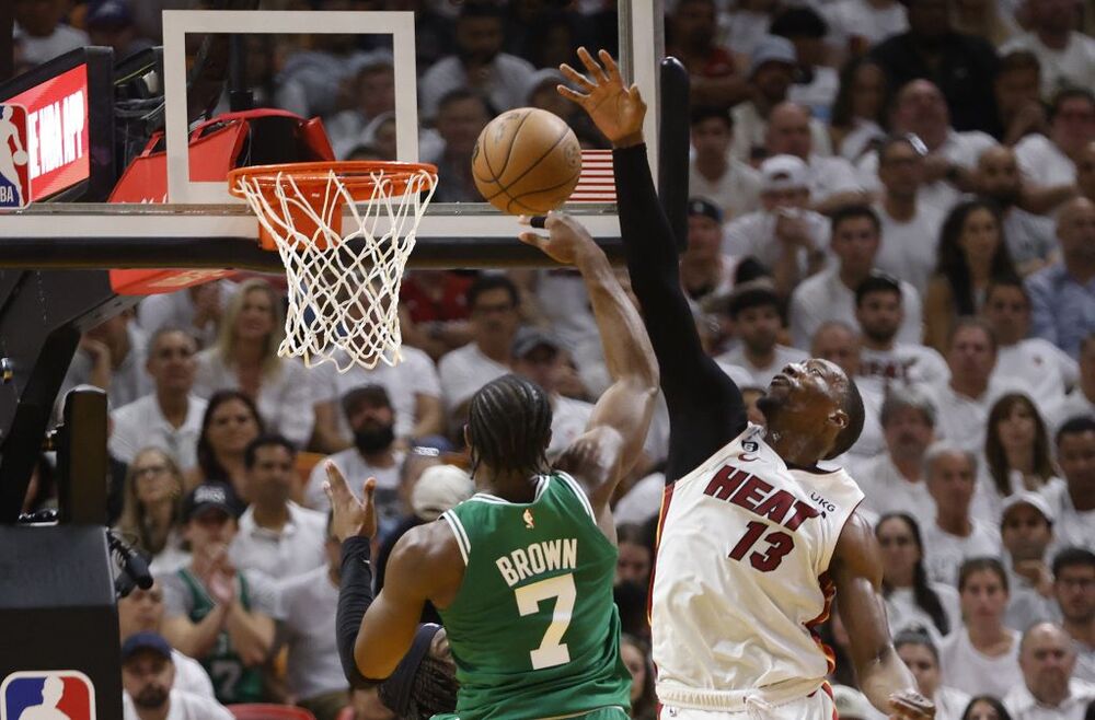 NBA Playoffs Eastern Conference Finals Boston Celtics at Miami Heat  / RHONA WISE