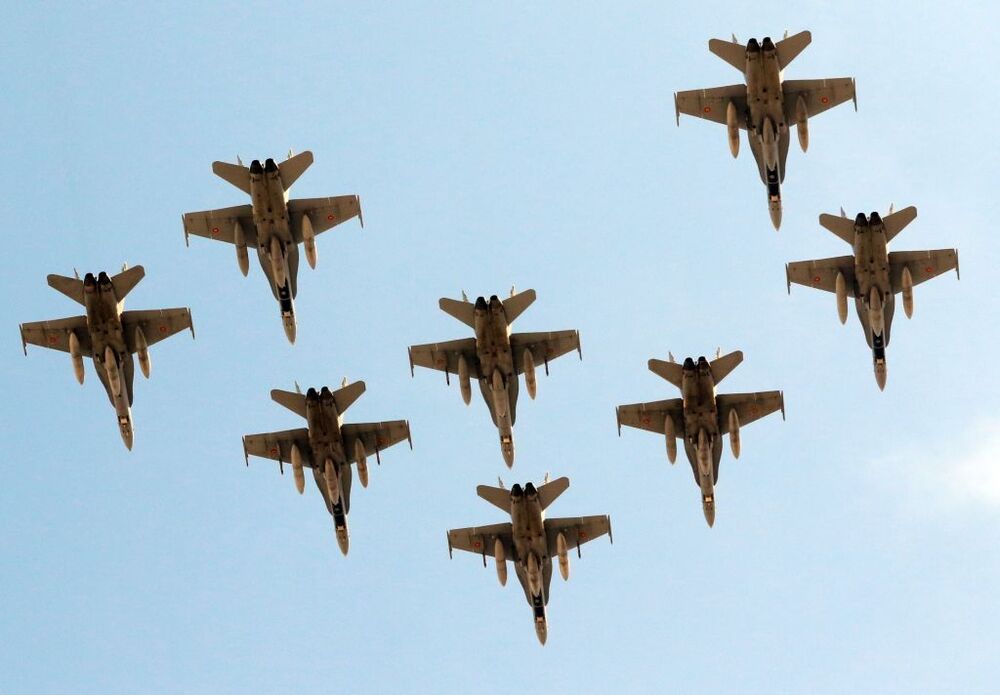 Celebración del Día de las Fuerzas Armadas en Granada  / PEPE TORRES