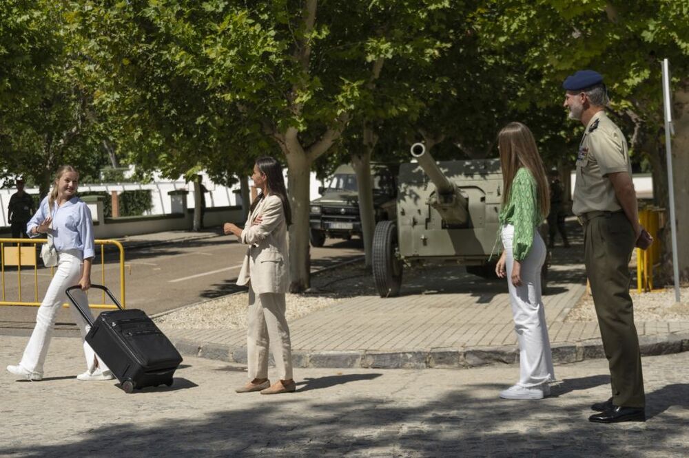 La Princesa de Asturias ingresa en la Academia General Militar de Zaragoza  / MARCOS CEBRIÁN