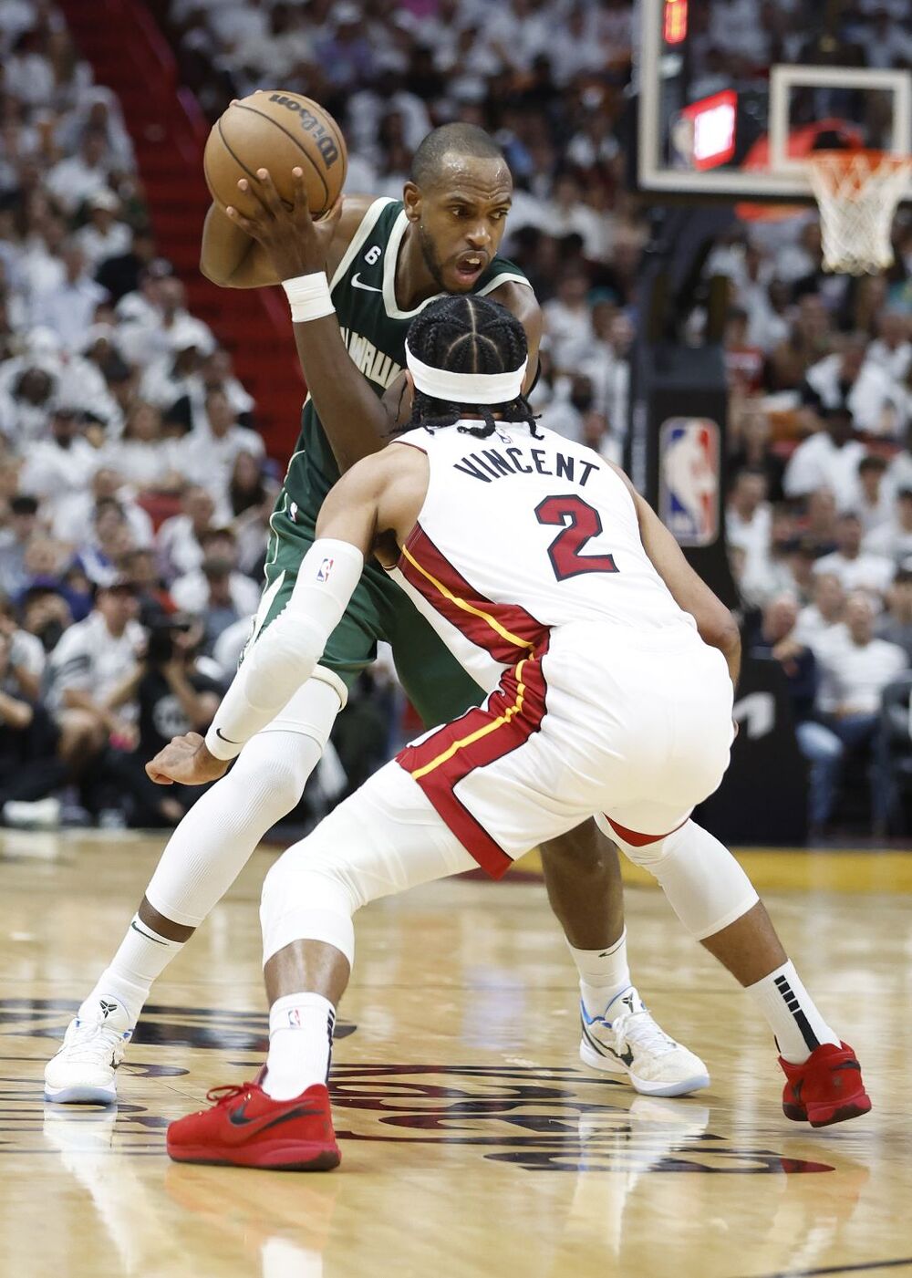 Miami Heat - Milwaukee Bucks  / RHONA WISE