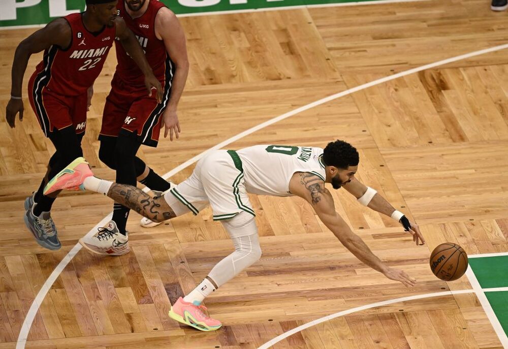 NBA Eastern Conference Finals - Miami Heat at Boston Celtics  / JOHN CETRINO