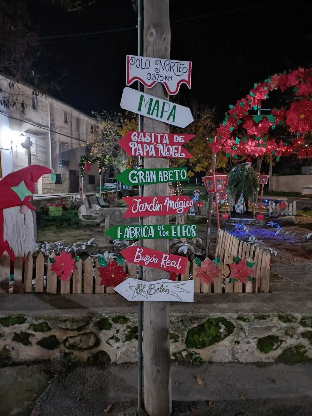 Un grupo de vecinos da un impulso a la Navidad de Valdeolivas