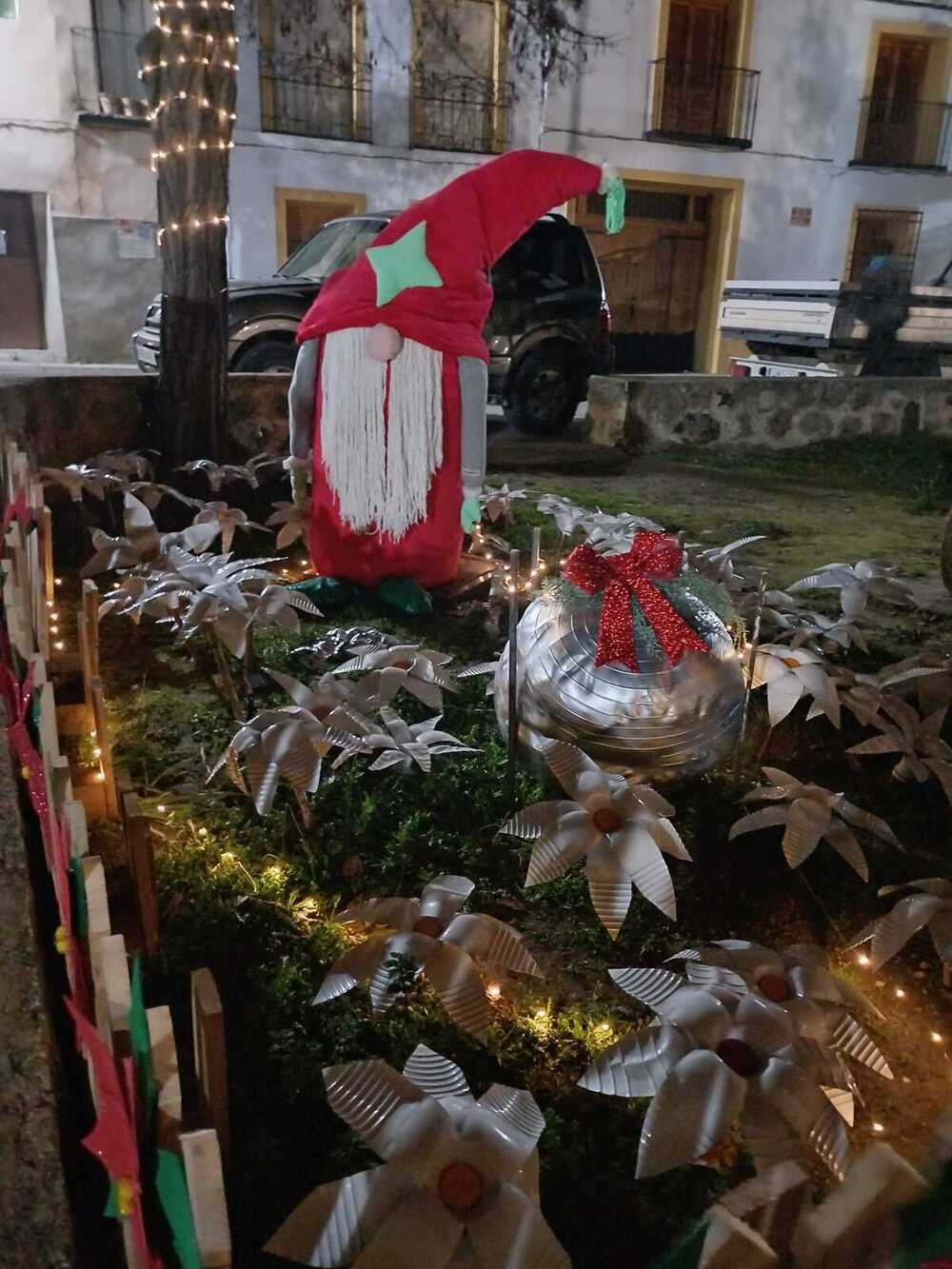 Un grupo de vecinos da un impulso a la Navidad de Valdeolivas