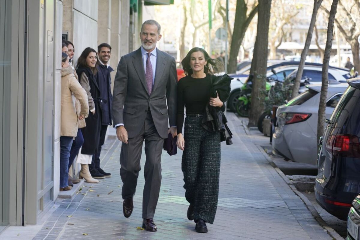 La Infanta Elena celebra su 60 cumpleaños rodeada de su familia  / ÁNGEL DÍAZ BRIÑAS