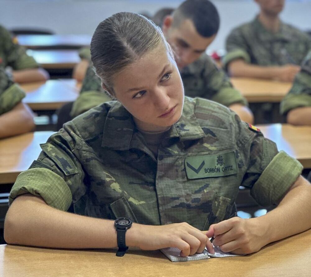 Las primeras imágenes de la Princesa Leonor vestida de militar