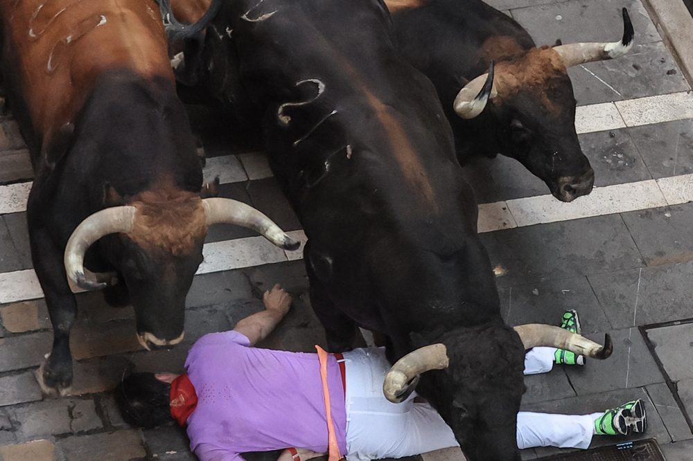 Cuarto encierro de los sanfermines 2023  / EFE