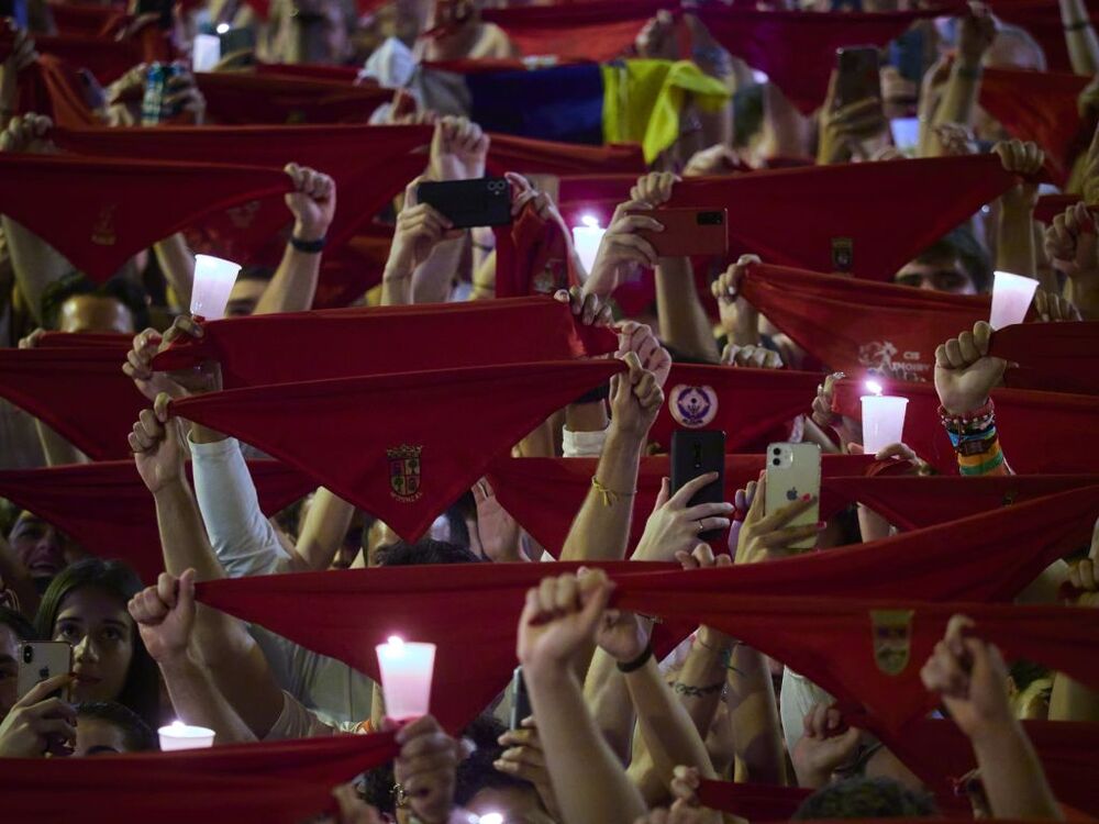 Final de las fiestas de San Fermín 2023 con el cántico ‘Pobre de mí’  / EDUARDO SANZ