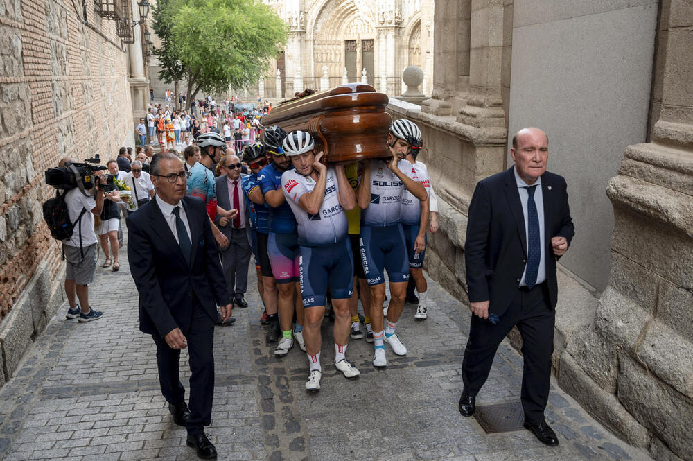 Toledo aplaude la última ascensión de Bahamontes
