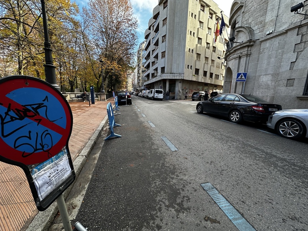 La parada de Alonso Chirino se traslada a José Cobo, lo que permite que Carretería sea peatonal en su totalidad desde este lunes y de manera definitiva.