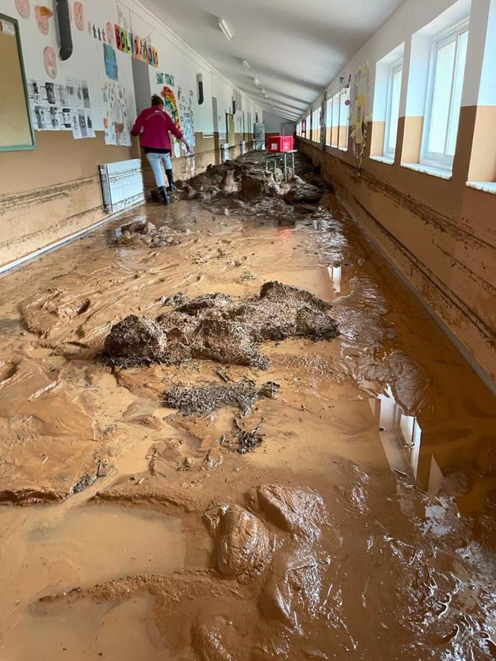 La DANA genera estragos y causa el caos en Buenache de Alarcón   / B. PRIETO