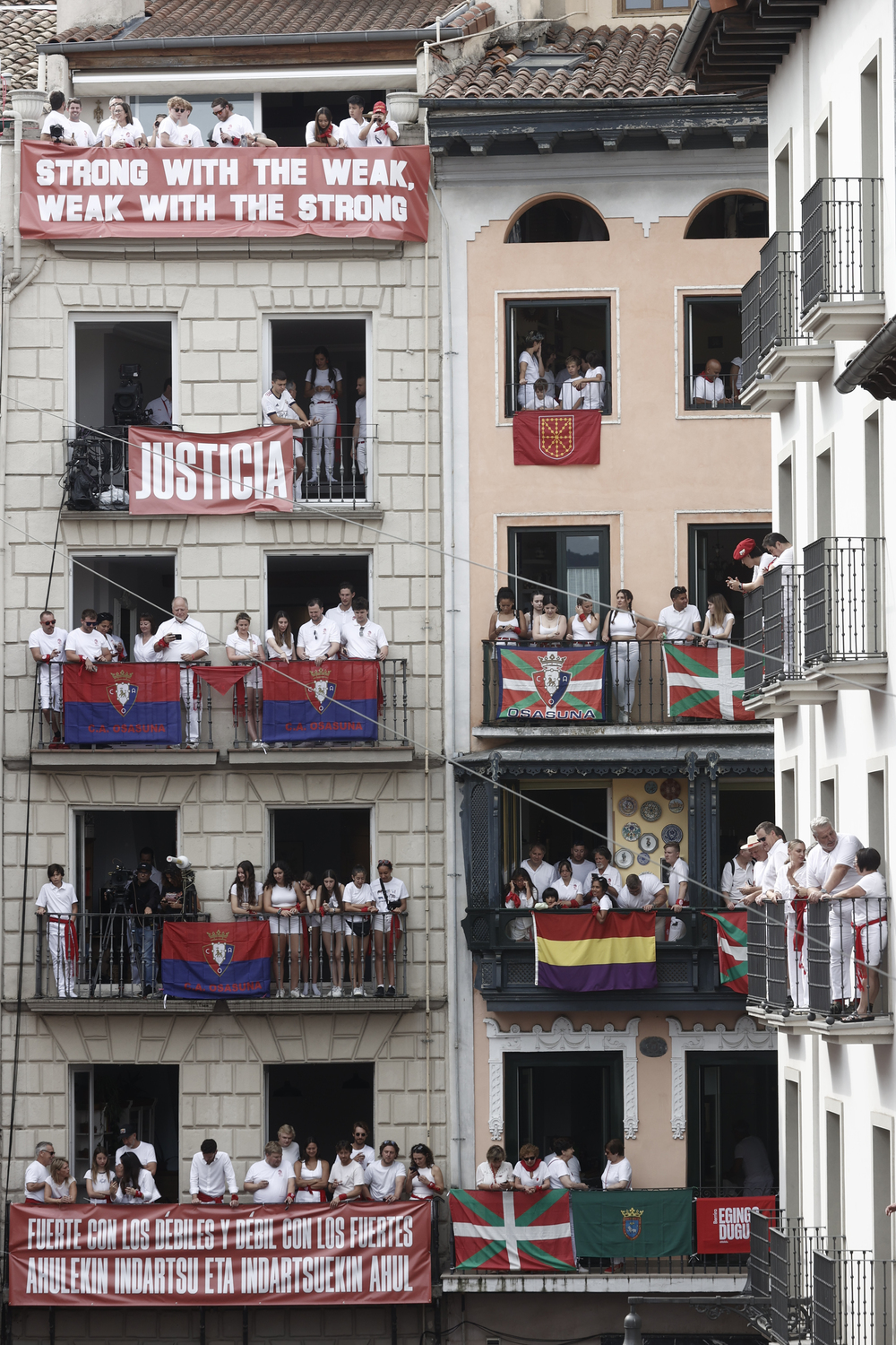 Pamplona cuenta las horas para unos Sanfermines con cifras previas a la pandemia  / JESÚS DIGES