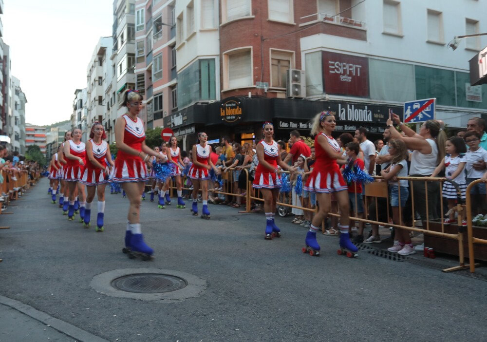 Desfile de carrozas de la Feria y Fiestas de San Julián 2023  / MANU REINA/MIGUEL ÁNGEL RAMÓN