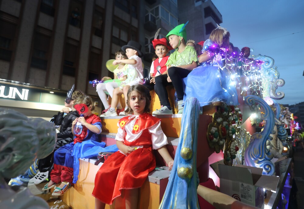 Desfile de carrozas de la Feria y Fiestas de San Julián 2023  / MANU REINA/MIGUEL ÁNGEL RAMÓN