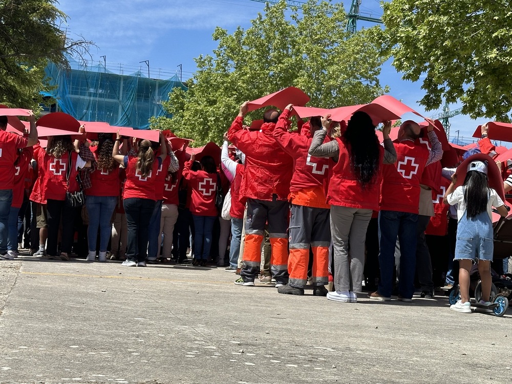 Gran Cruz Roja Humana en Cuenca: celebración y reconocimiento