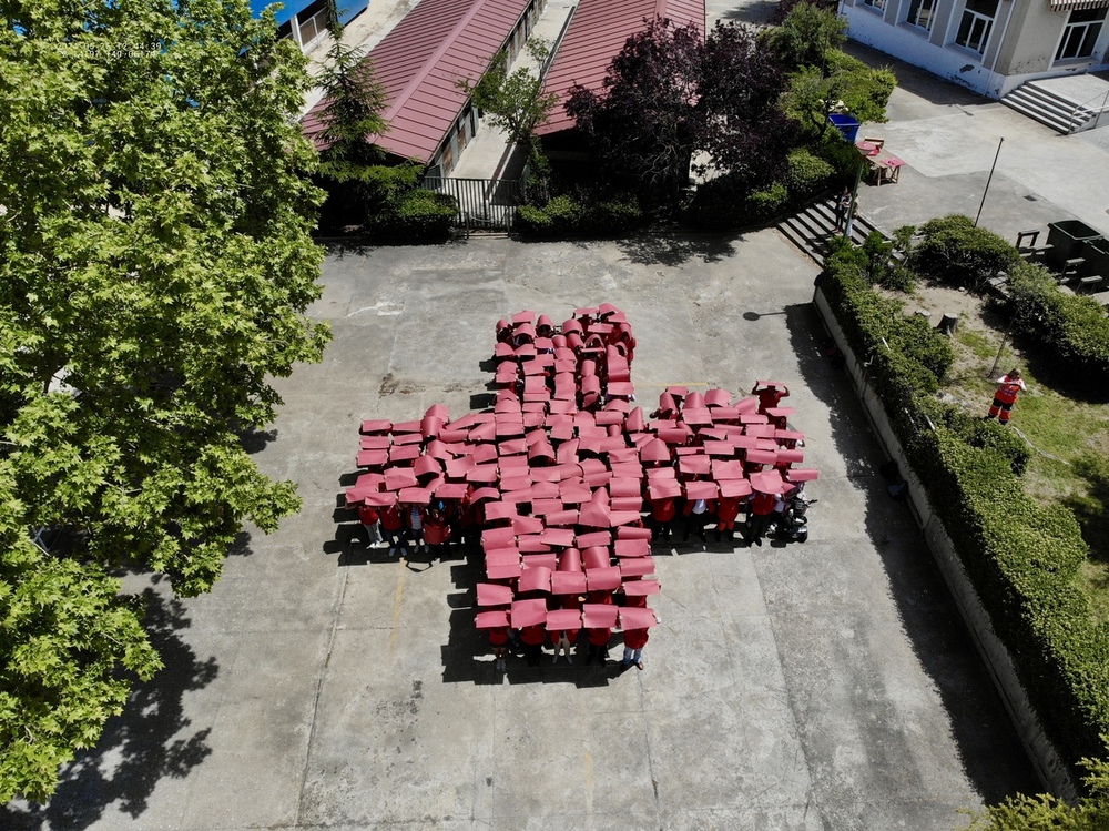 Gran Cruz Roja Humana en Cuenca: celebración y reconocimiento