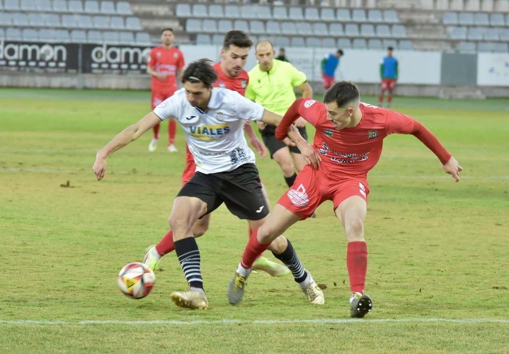 El Conquense se lleva el derbi provincial en el descuento