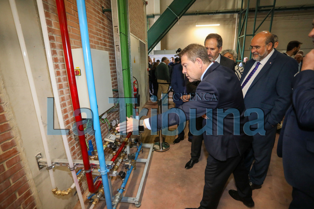 Distintos momentos de la inauguración de la central térmica de la Red de Calor de Cuenca.