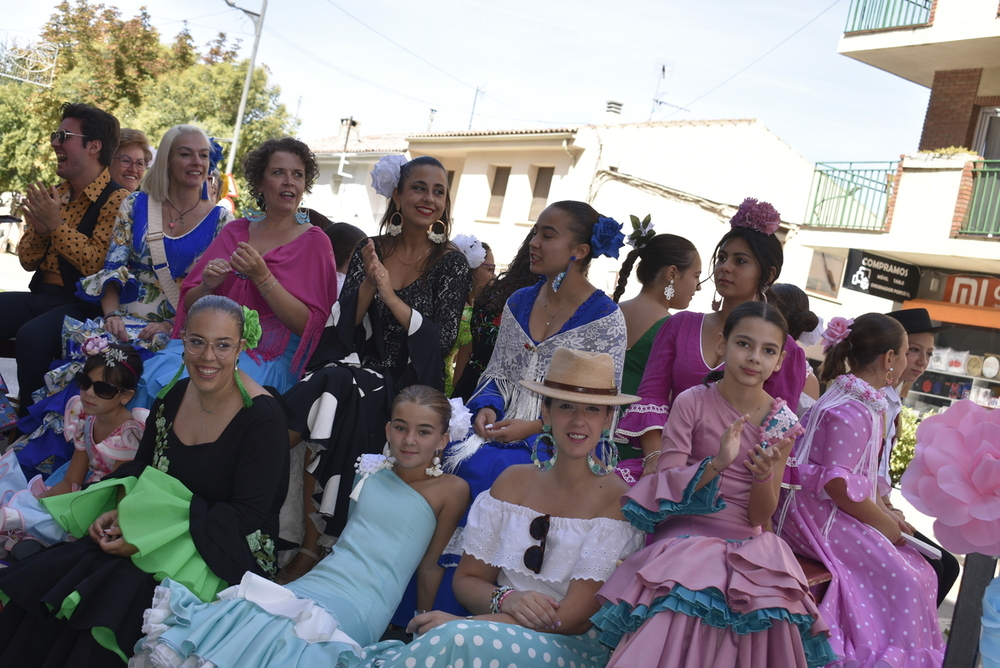 Desfile de carros y posterior actuación de flamenco durante las fiestas patronales de Tarancón.