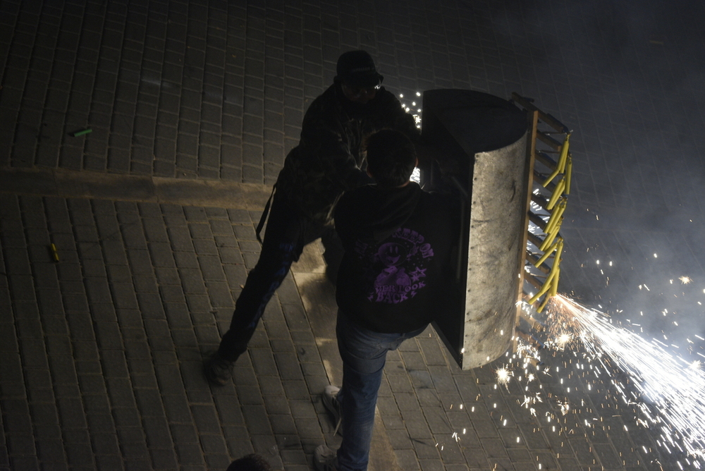 La maratón de torillos albergó a centenares de vecinos en la plaza de la Constitución. 