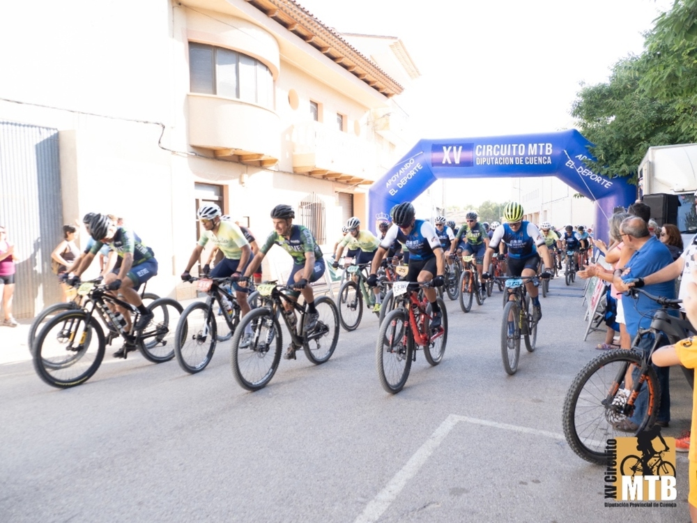 Xavi Calaf y Alba López brillan en Ledaña