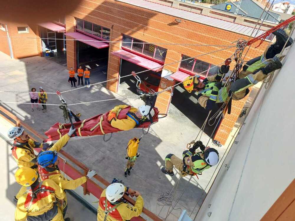 Los bomberos de Tarancón se forman en espeleología