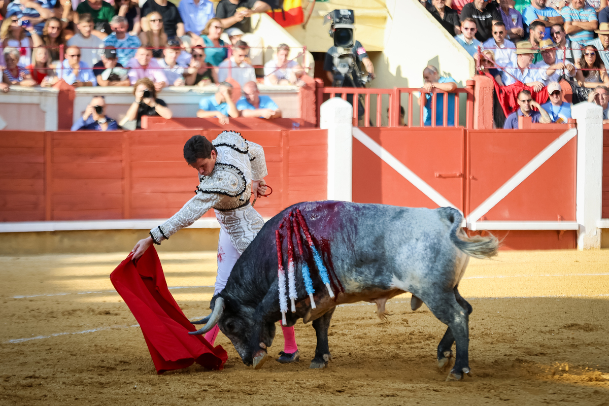 1ª de la feria taurina de San Julián  / JAVIER GUIJARRO