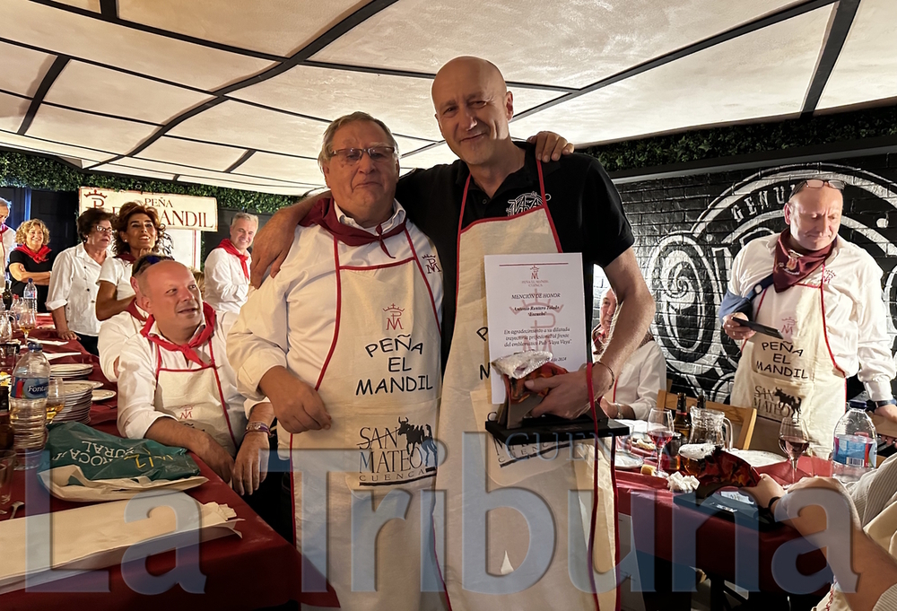 Paco El Taba entregó una mención especial a Antonio Rentero (Vaya Vaya).