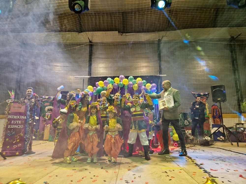 El Carnaval inunda las calles de Cuenca de alegría y baile