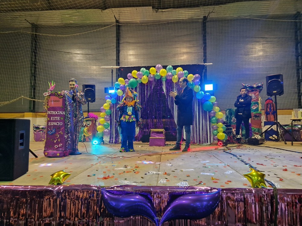 El Carnaval inunda las calles de Cuenca de alegría y baile