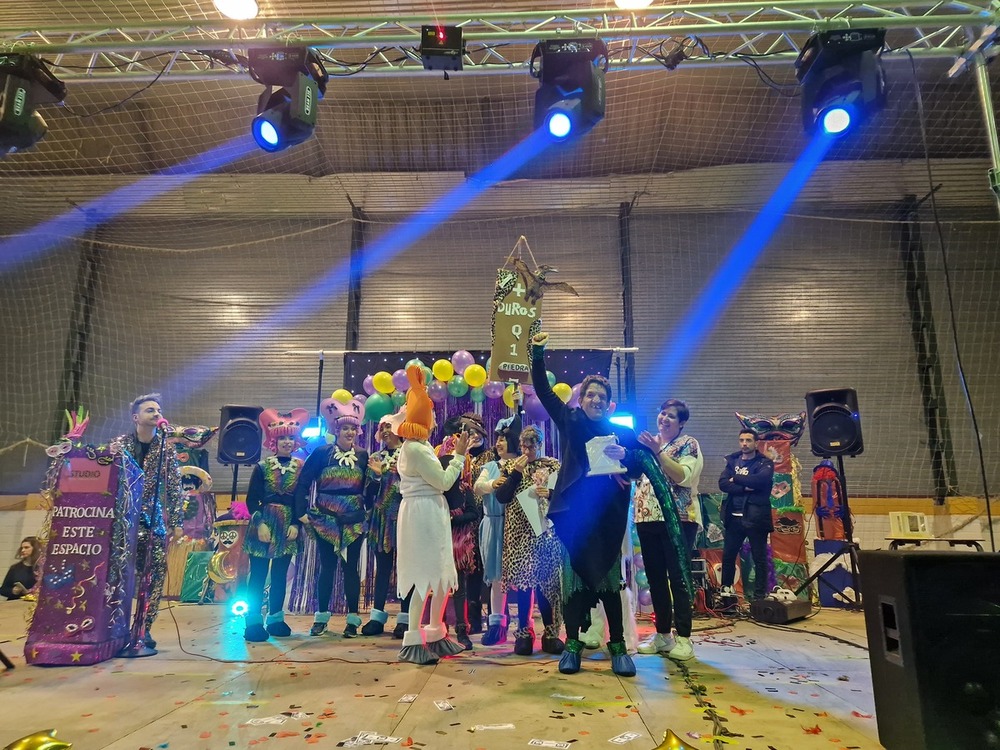 El Carnaval inunda las calles de Cuenca de alegría y baile