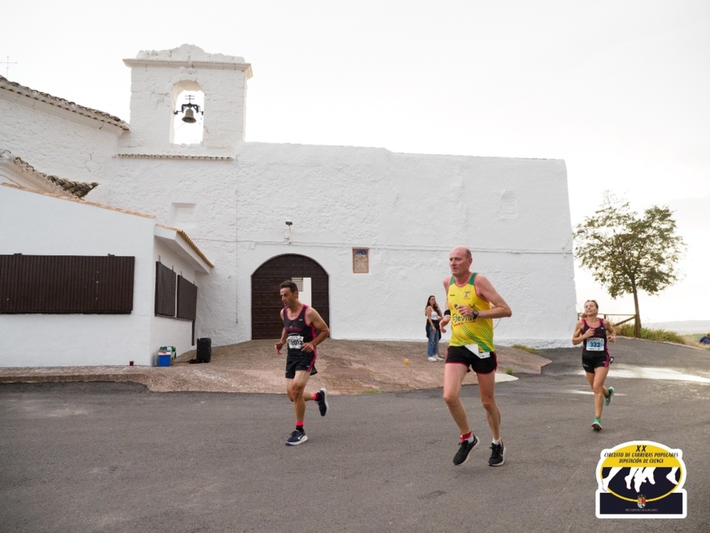 Lerma y Algarra marcan el ritmo en Alconchel de la Estrella