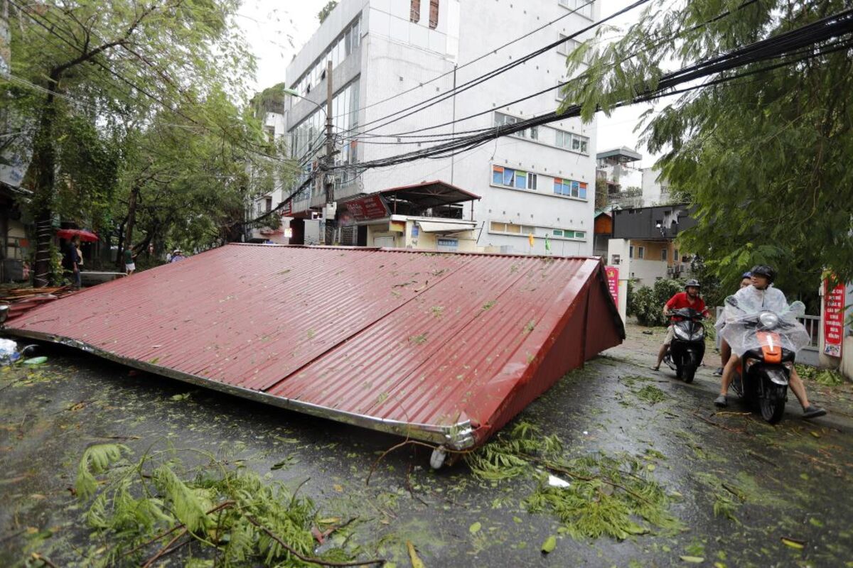 Four dead and dozens injured after typhoon Yagi makes landfall in Vietnam  / LUONG THAI LINH