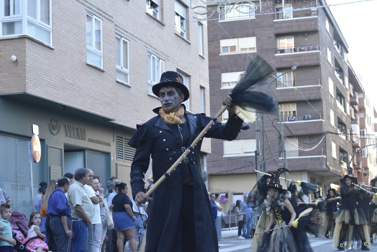 Desfile de carrozas de las fiestas patronales de Tarancón  / JJ.TT.