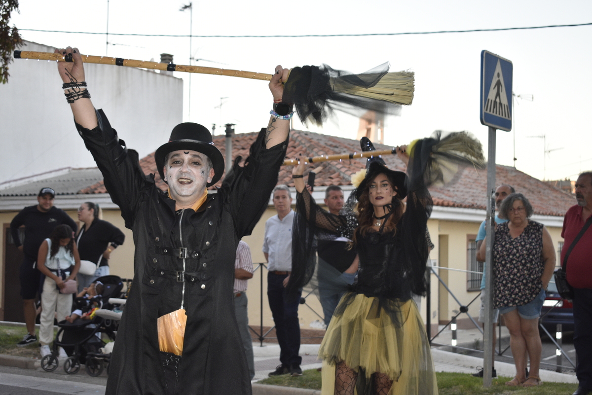 Desfile de carrozas de las fiestas patronales de Tarancón  / JJ.TT.