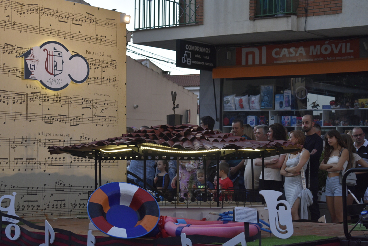 Desfile de carrozas de las fiestas patronales de Tarancón  / JJ.TT.