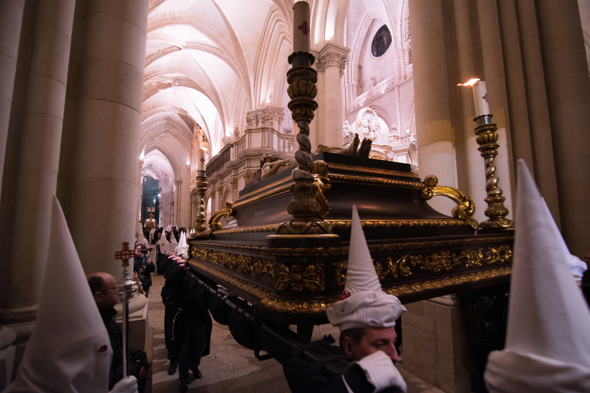 Viernes Santo. Procesión del Santo Entierro  / ADRIÁN GARCÍA VERGAZ