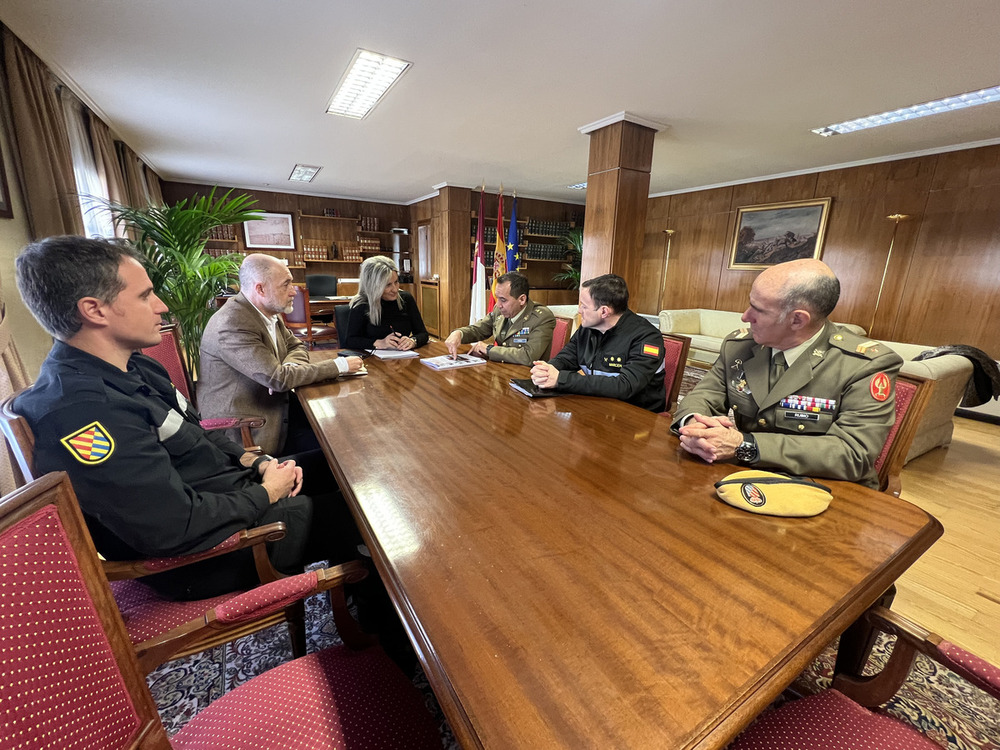 Tolón se reúne con los responsables de la UME