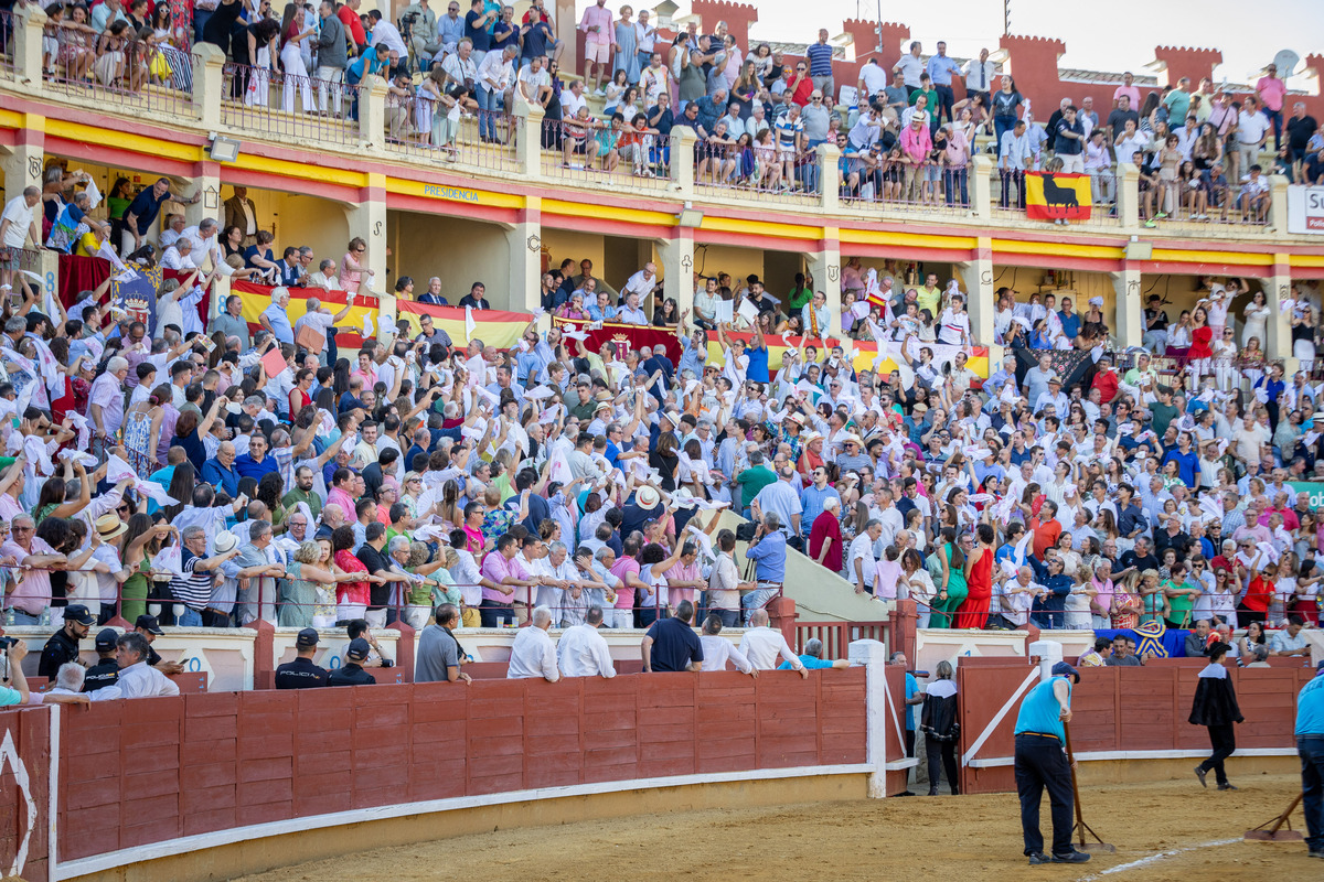 3ª de la feria taurina de San Julián  / JAVIER GUIJARRO