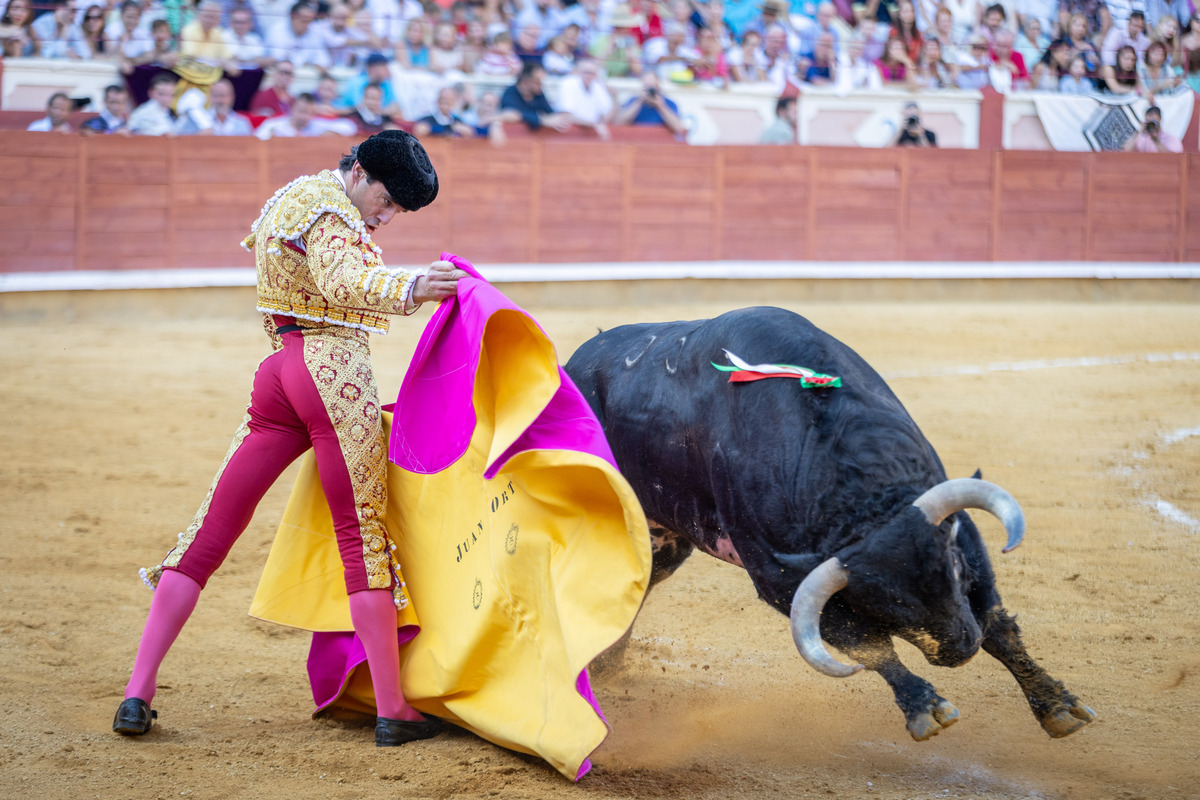 3ª de la feria taurina de San Julián  / JAVIER GUIJARRO