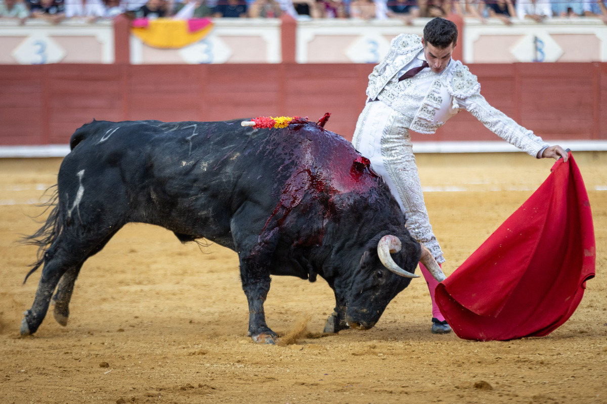 3ª de la feria taurina de San Julián  / JAVIER GUIJARRO