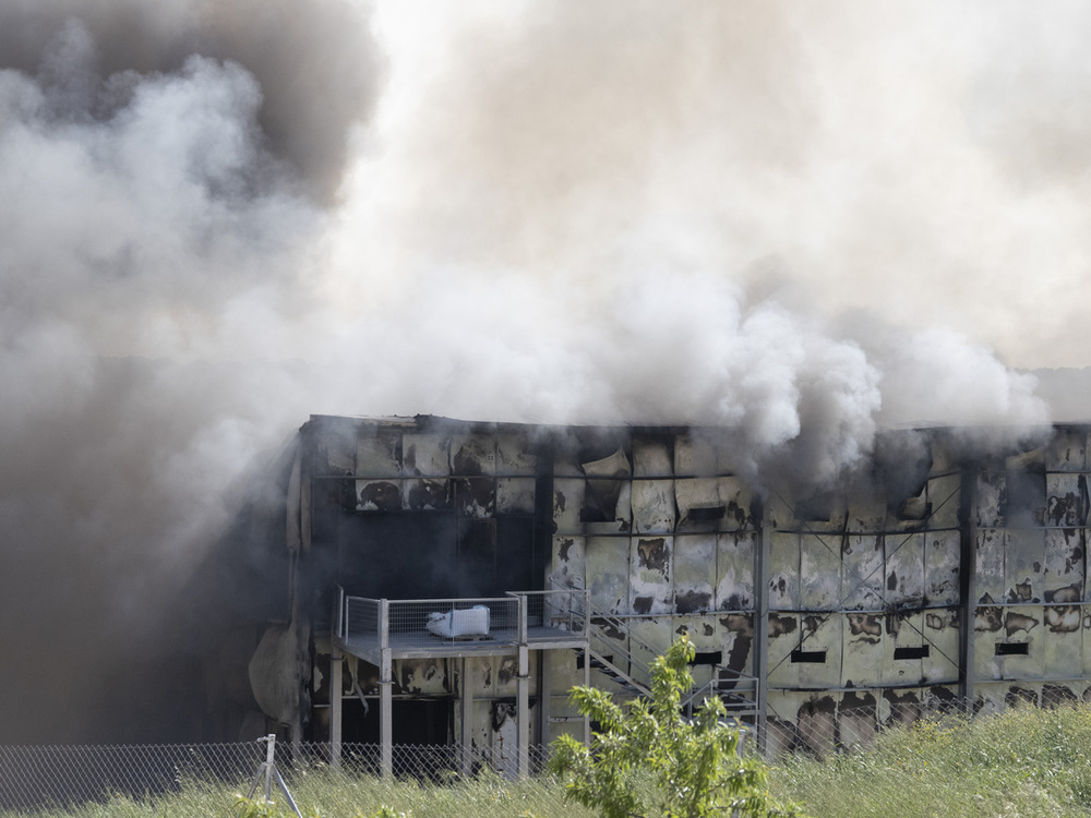 Controlado el incendio de la granja avícola de Rujamar