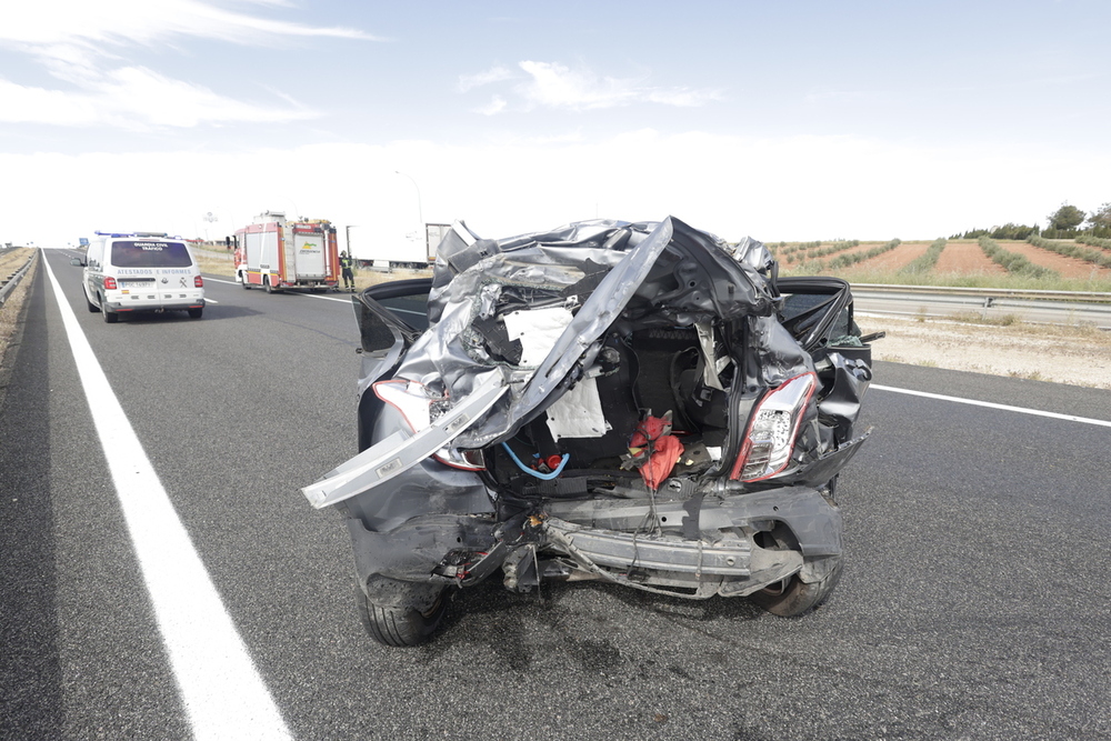 Dos fallecidos tras una colisión en la A-4 por Membrilla