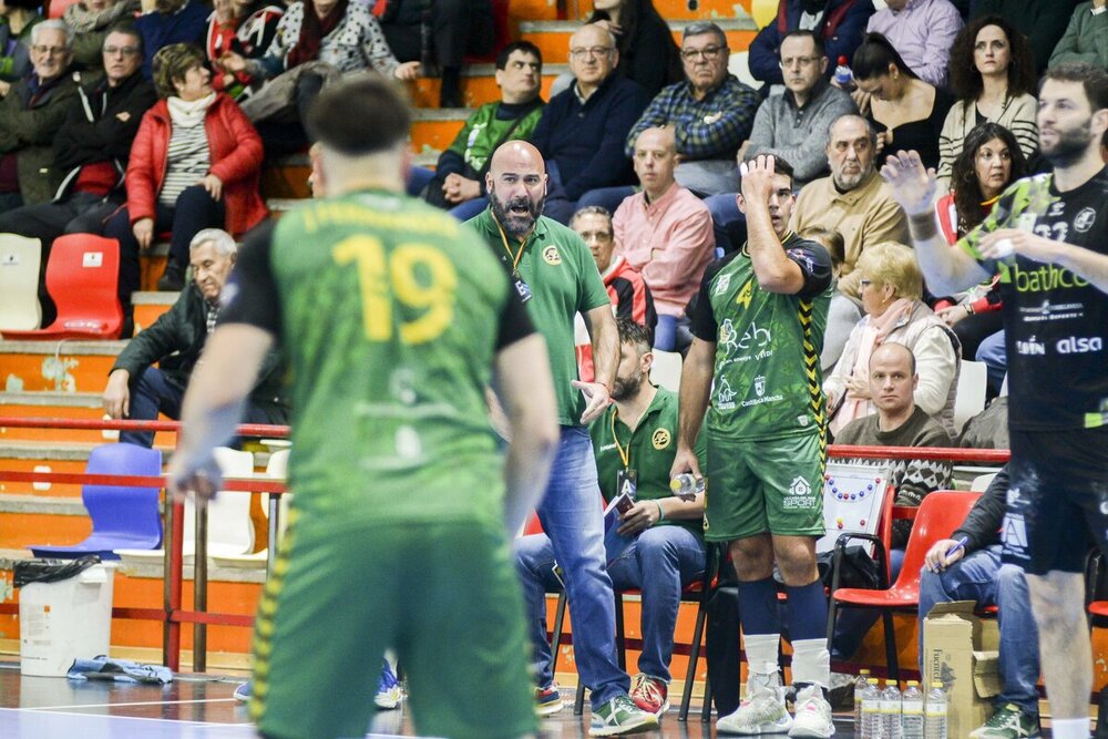 El Rebi pierde contra el Torrelavega tras un partido intenso