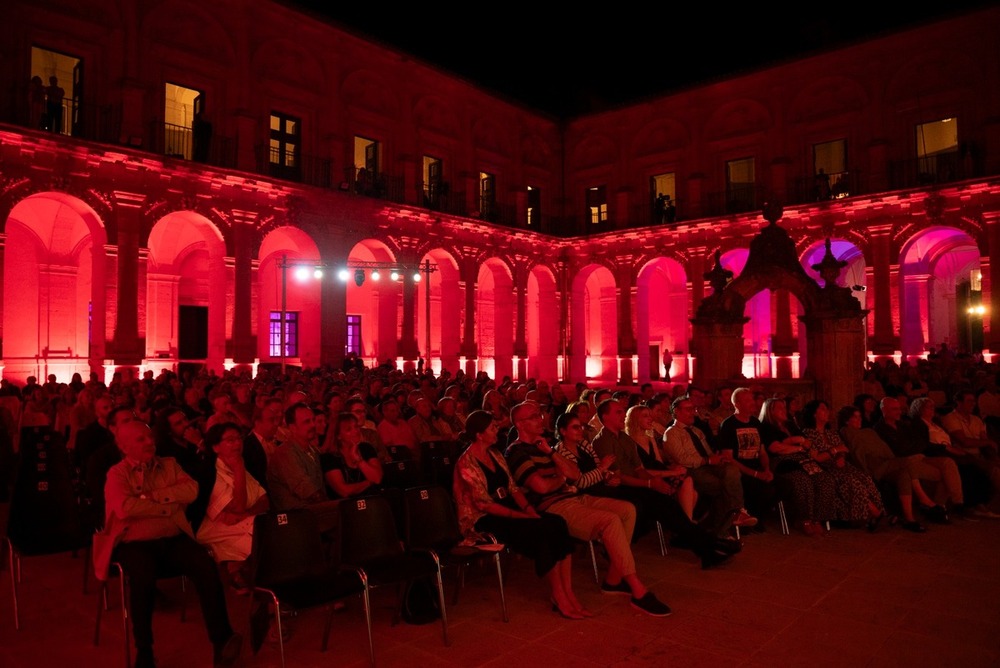 Miguel Poveda inaugura de forma «emotiva» 'Uclés es Música'