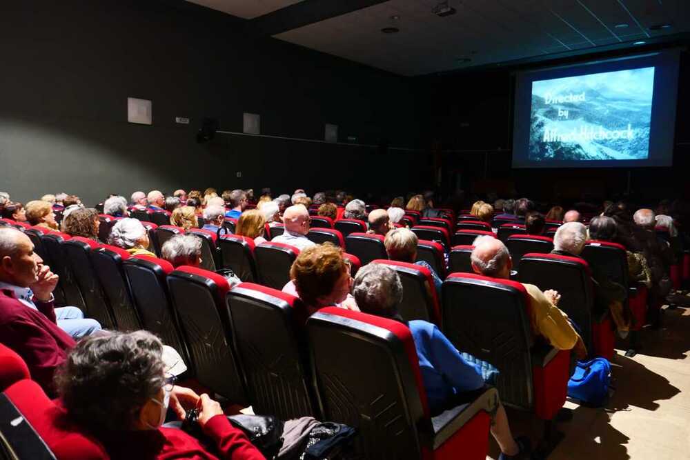 Gran acogida en el inicio de un nuevo Cinefórum Aguirre