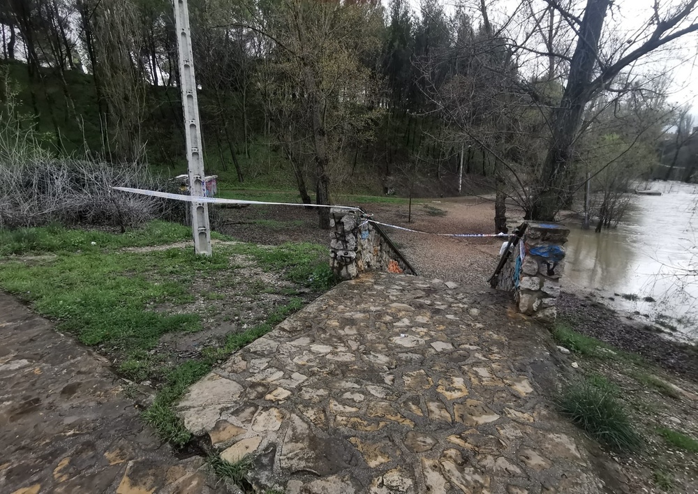 Cierran los accesos al río Júcar ante el aumento de su caudal